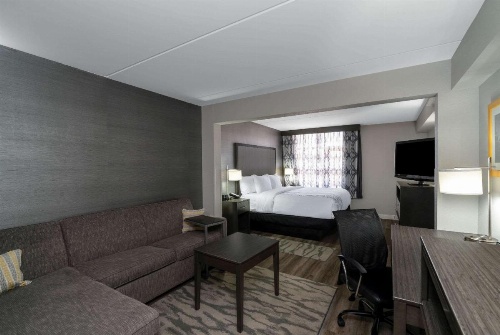 La Quinta by Wyndham Raleigh Downtown North image 15