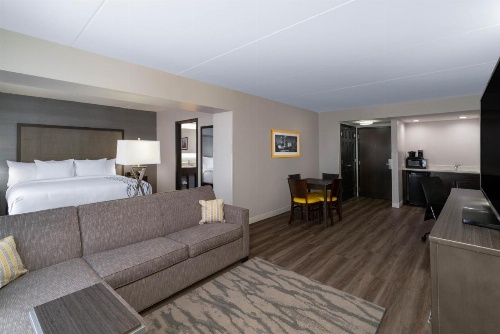 La Quinta by Wyndham Raleigh Downtown North image 32