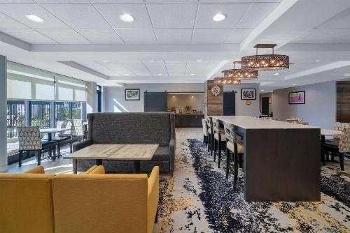 La Quinta by Wyndham Raleigh Downtown North image 4
